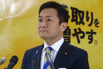 国民民主党・玉木雄一郎代表の「消えた妻」が、夫の地元入り…不倫報道後では初　文春砲で再燃した夫婦危機説も一蹴か