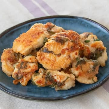 【鶏むね肉と大葉があったらやってみて！】「つまみ食いでほとんど食べちゃった」爽やかな香りにやみつき！簡単おかずレシピ