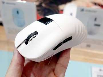 ステータス画面搭載の軽量ゲーミングマウス「Glacier LW 8K」がChilkeyから