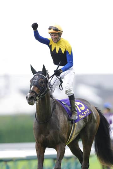 【オークス】シュタルケ騎乗 カムニャックが差し切りV…人馬ともにG1初制覇