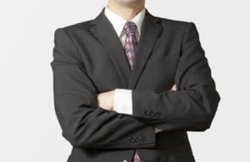 高学歴とは「東大、京大。私立は論外」と主張する年収1000万円の男性。自身も国立大卒だが「学歴は不満」とこぼす