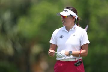 岩井千怜がルーキー初優勝　シャンパンシャワーは「こんなに勢いがあるんだ（笑）」【一問一答】