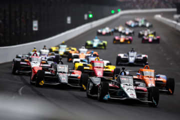 【インディ500速報】佐藤琢磨、最多ラップリードもピットトラブルで後退。アレックス・パロウが悲願の初勝利