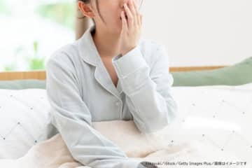 現代人は仕方がないのかも…　約7割が朝起きた後に「すぐにすること」って？