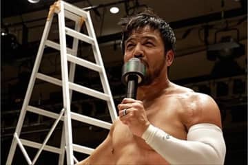 「変なヤツのために台無し。俺の25年台無し」ノアのKENTA、デビュー25周年に観客女性が“ウーロン茶襲撃”の暴挙「『じゃあ､しょうがないね』ってなるわけねえだろ」