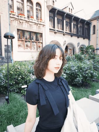 のん、モノトーンの私服姿にファン「めっちゃ素敵」の声