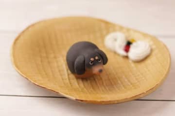 ダックスフンドや豆柴、トイプードルも！ かわいすぎて食べられない和菓子が大人気。職人の妙技に「かわいいが渋滞してる」「飾っておきたい」
