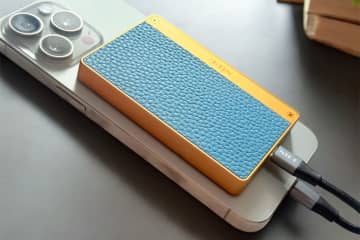 MagSafeでスマホに固定できる、薄型DACアンプNiPO「A100」