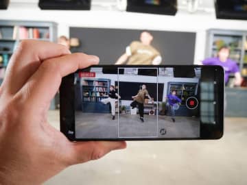 なぜソニーXperiaは「国内シェアTOP5脱落」でも利益が伸びているのか