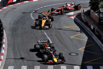 フェルスタッペン、残り1周までステイアウトも、戦略実らず4位「セーフティカーを待ち続けたが何も起こらなかった」