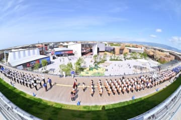 大阪・関西万博　大屋根リングで12,269人が熱演  おめでとう！ギネス世界記録™