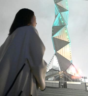 患者・家族会が啓発活動　難病「先天性横隔膜ヘルニア」　茨城・水戸　芸術館タワー緑色に