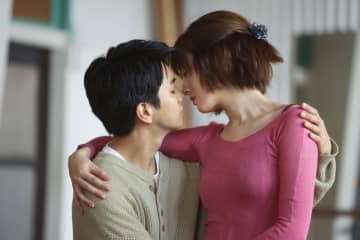 正門良規と高梨臨が“愛のダンス”でキス寸前カット公開　『ムサシノ輪舞曲』第6話あらすじ＆スピンオフも決定
