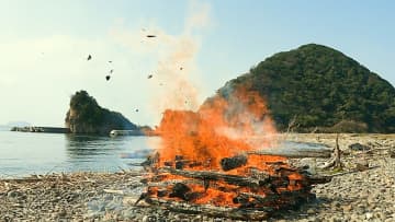 『DASH島』釣りたての魚と自然薯を豪快に石焼き…しかし石が爆発するまさかのトラブルが！