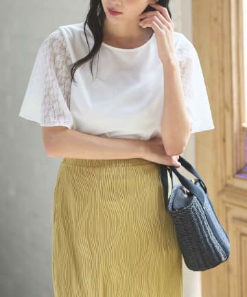【ハニーズ】大人フェミニンな「甘めトップス」