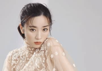 「美男美女すぎる！」永野芽郁のドラマオフショットにファン歓喜　共演者との3ショットに反響続々「やばい可愛さ…」