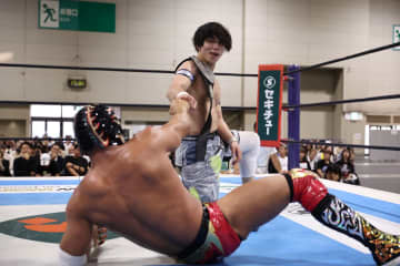 【新日本プ】『BOSJ』YOHがティタン撃破で5勝目！ティタン敗れるも胸張るコメント「この素晴らしい国で戦えることに感謝」