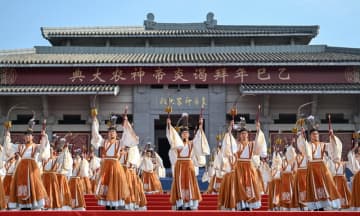 中国の炎帝神農の古里・随州で祖先参拝式典が開催