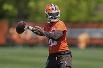 異例の状況を前向きに捉えているブラウンズ新人QBのサンダースとゲイブリエル