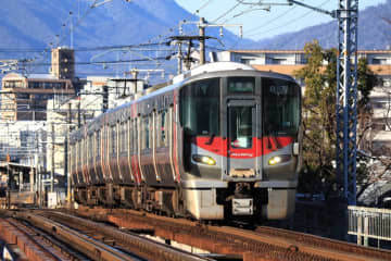 「ミナモア」開業で湧く広島の227系電車を京都鉄博で特別展示 10周年記念ラッピングも