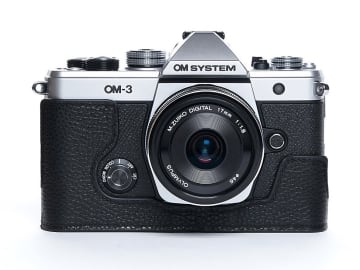 OM SYSTEM OM-3用レザーケースに黒糸ステッチモデル