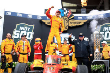 アレックス・パロウがスペイン人初のインディ500制覇。「最初のオーバル優勝、これ以上の場所はない」