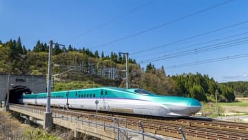 北海道新幹線、青函トンネルでの高速運転を実施！お盆期間は時速260㎞で 東京～新函館北斗間を5分短縮し「最速3時間52分」