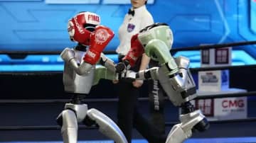 エキサイティングな人型ロボット格闘技コンテスト開催―中国