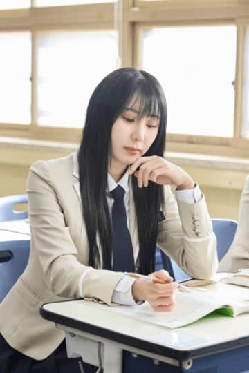 IZ*ONE出身イ・チェヨン、韓国地上波ドラマで女優デビュー！成績優秀な女子高生役に挑戦