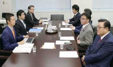 自公立、年金法案の修正合意　底上げ実施明記、衆院通過目指す