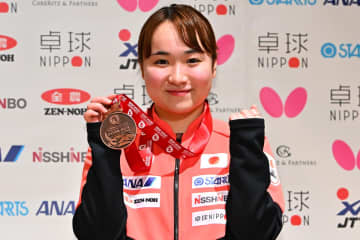 【卓球】伊藤美誠　銅メダル手に凱旋帰国…今後は「女子ダブルスを再開してみたりとか…」