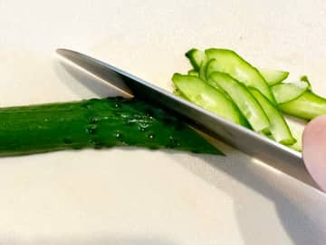 夫の箸が止まらない！　キュウリとポン酢と混ぜたのは…？