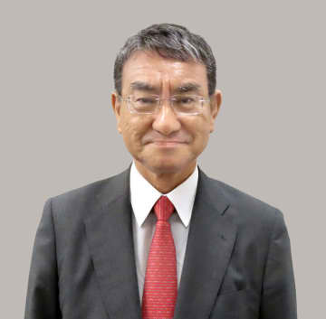 河野太郎氏「毒入りあんこ」　年金法案修正巡り異論、玉木氏も