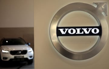 トランプ関税、ボルボ3千人削減　経営不振に対処