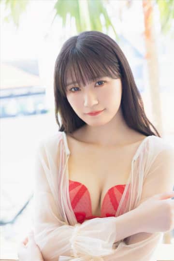 妖艶な赤ランジェリーに挑戦♡SKE48･中野愛理の1st写真集を7月30日に発売