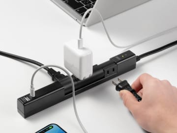 各ACポートが180°回転、大型アダプターも干渉せず使える電源タップ、サンワダイレクトが発売