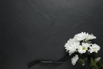 泉鏡花の『芥川竜之介氏を弔ふ』あらすじ紹介。名文から浮かび上がる亡き友人への深い愛惜と敬意とは？