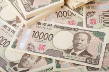 40代で手取り「28万円」で、年収にすると「450万円」です。新卒に負けている気がしてつらいですのですが、40代の平均に比べて少ないですか？