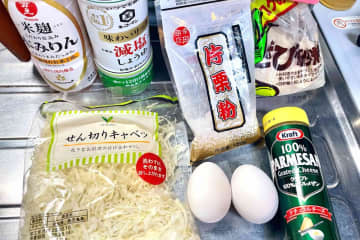 市販の千切りキャベツと卵で作る“オムレツ”　包丁いらず、ヘルシーなのに大満足