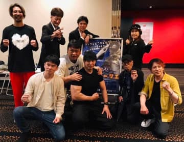 5月25日なんばパークスシネマでアームレスリング元日本王者、ボディビル元日本王者、奈良市観光大使が登壇、異色のアクション映画が関西から公開！　ボディビル元日本王者がアクション俳優として62歳でデビュー！
