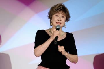 小林幸子が艶やかな衣装でサプライズ登場！「人と人との巡り合わせは奇跡」