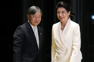 《ご自身の体調不安を押してまで》雅子さま 表敬ラッシュの天皇陛下を癒やされた“サプライズ同席”