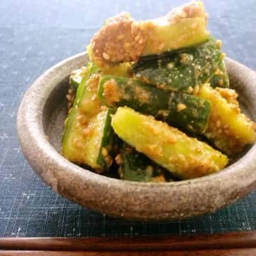 あと1品に！たたいて味しみ抜群「きゅうりのごまみそ和え」レシピ