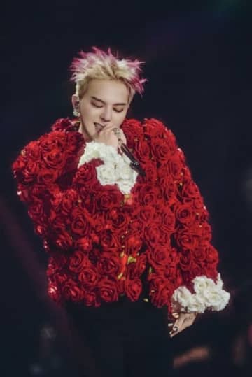G-DRAGON、京セラドームを8万本のデイジーで埋め尽くす…“K-POP KING”が魅せた圧巻ステージ