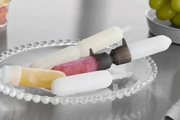 山崎実業、折るアイスの半分だけ保存できるシリコンカバー