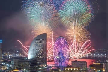 「みなとみらいスマートフェスティバル」横浜で、約20,000発の花火＆音楽が夜景を彩る