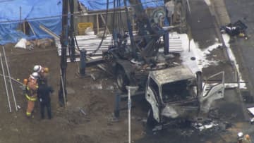 「とてつもない爆発音」東京・江戸川区の工事現場で爆発、8人けが　重機がガス管破損させ漏れたガスに引火か…重機1台焼け周辺の建物にも被害　東京メトロ東西線・葛西駅近く