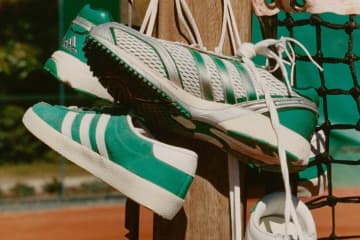 アディダス オリジナルス×スポーティー＆リッチ、グリーン際立つスニーカーやボストンバッグなど