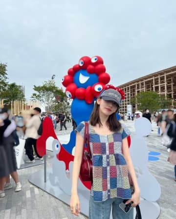 LE SSERAFIM 宮脇咲良、大阪・関西万博へ！ミャクミャクのカチューシャ姿に注目