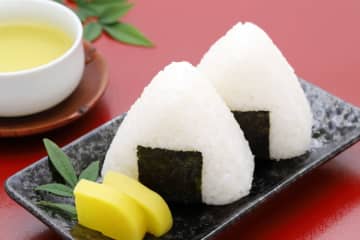 コンビニで「おにぎり2個とお茶」で毎日500円。これって節約になっているのでしょうか？